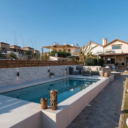Villa Fay Lardos