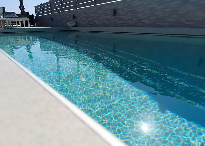 Fay فيلة لاردوس