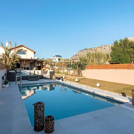 Villa Fay Lardos