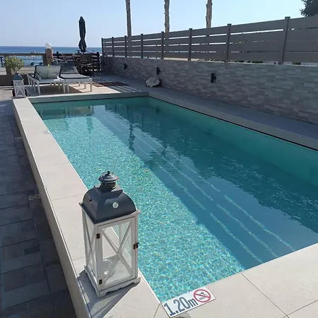 Fay Βίλα Λάρδος