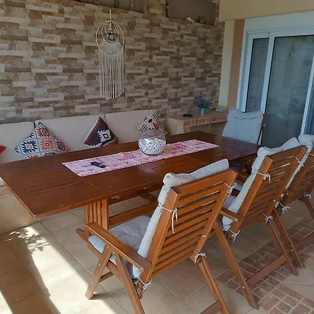 Villa Fay Lardos